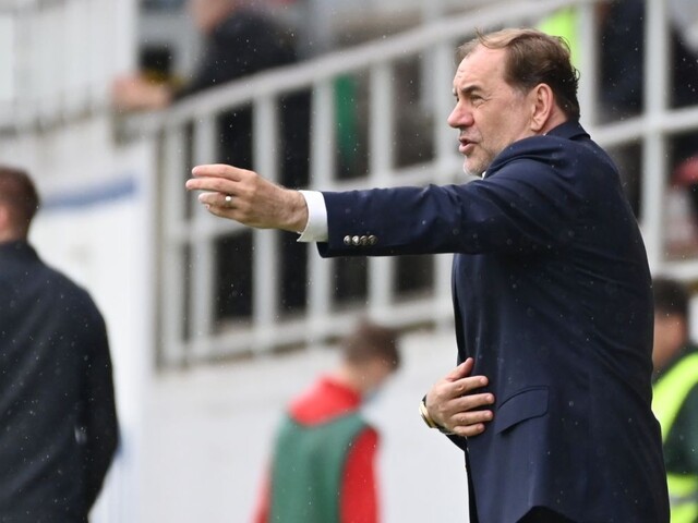 Weiss bude pokračovať na lavičke futbalistov tímu ŠK Slovan Bratislava, dohodli sa na novom ročnom kontrakte