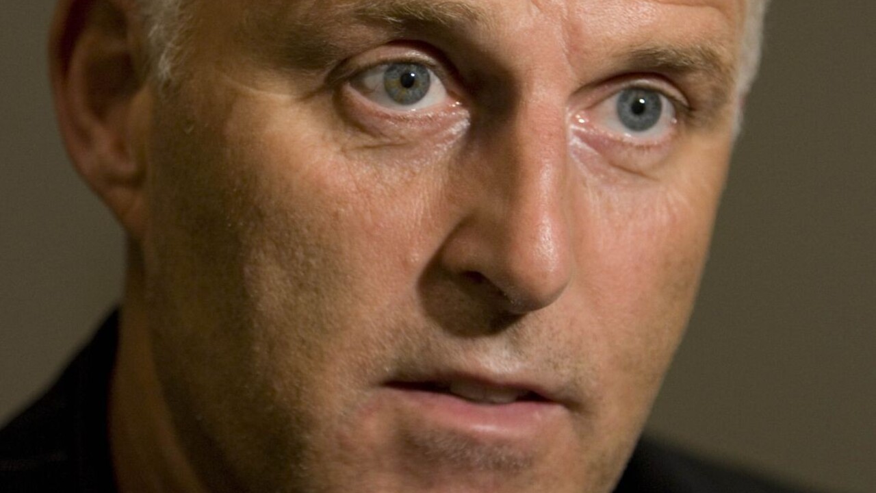 Polícia v súvislosti so streľbou na novinára zatkla dvoch mužov. Strelcom bol 21-ročný mladík