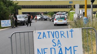 FOTO Zatvoriť sa nedáme. Aj na hraničný priechod Milhosť prišli nespokojní ľudia