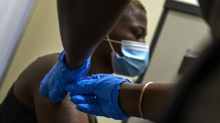 Starosta afrického Johannesburgu podľahol covidu. Úrady zrýchľujú očkovanie