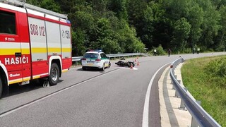 Výlet sa pre motorkára skončil tragicky, po prevoze do nemocnice zraneniam podľahol