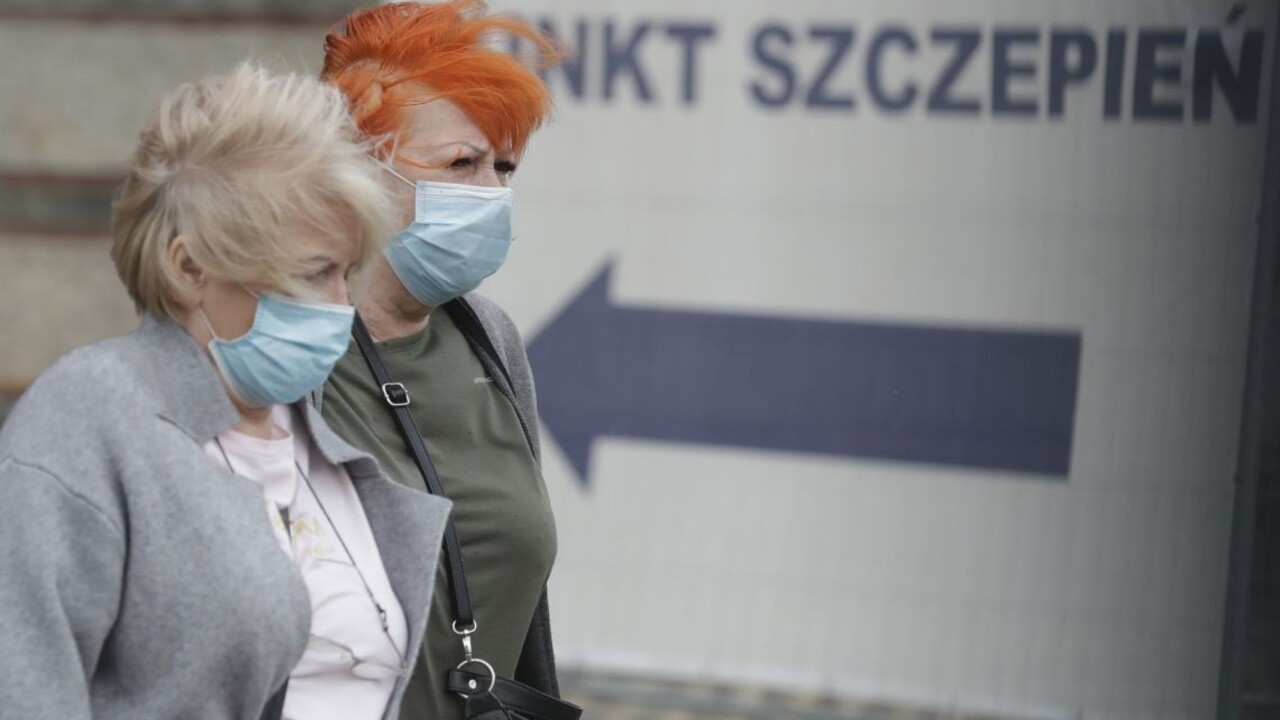 V Poľsku pribúda nakazených delta variantom. Dúfajú v optimistický scenár
