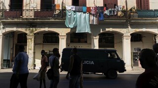 Na Kube zadržali počas protestov desiatky ľudí, medzi nimi aj mladú novinárku