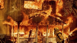 Horí v USA aj v Rusku. Extrémne horúčavy zhoršujú lesné požiare