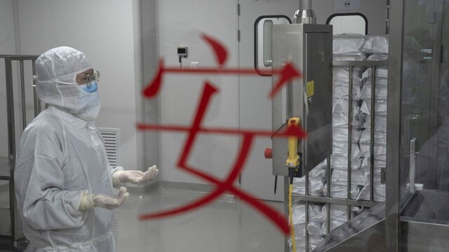 Čína pritvrdila. Nezaočkovaným zrejme zakážu vstup do škôl, obchodov i nemocníc