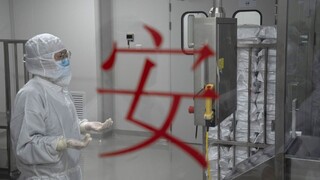 Čína pritvrdila. Nezaočkovaným zrejme zakážu vstup do škôl, obchodov i nemocníc