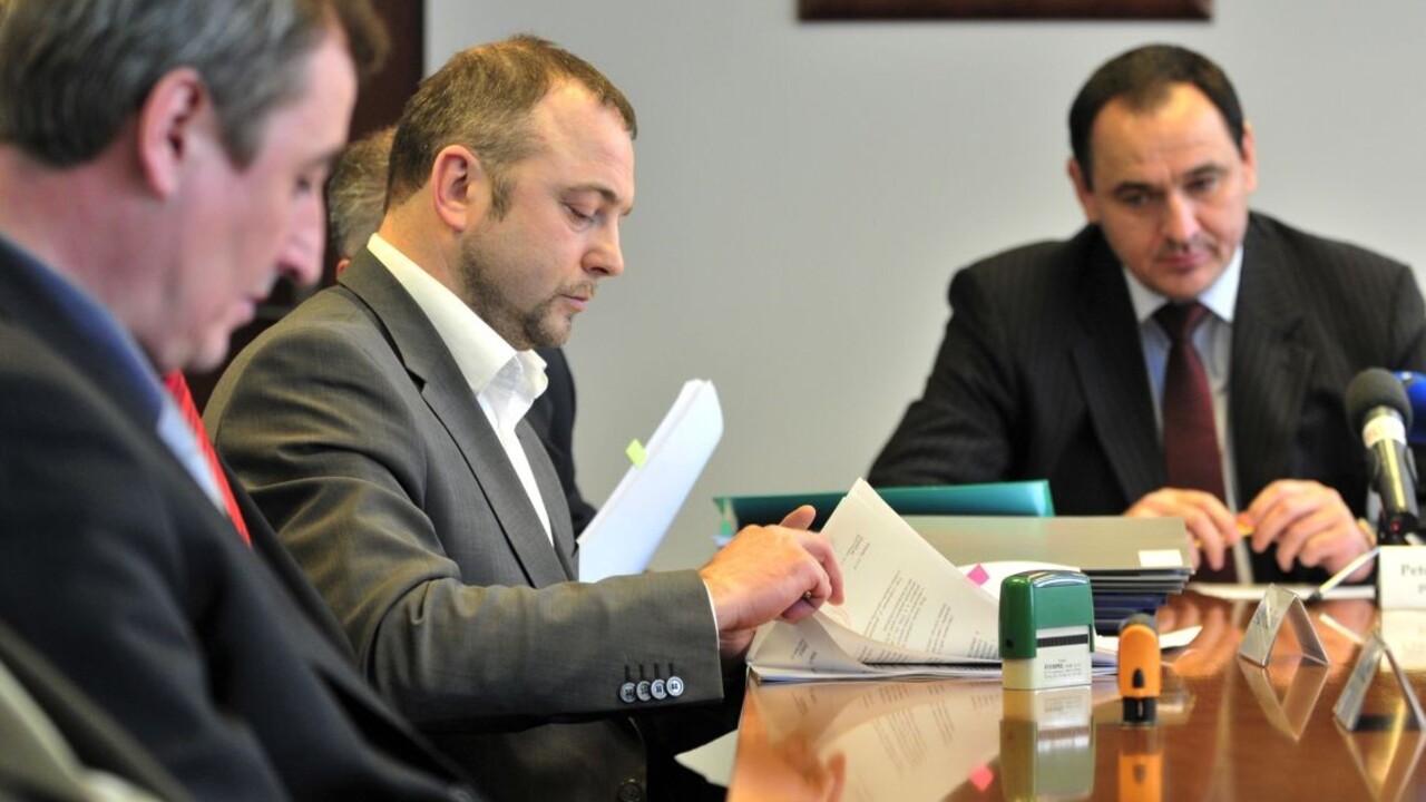 Mal zobrať stotisícový úplatok. Prešovskému poslancovi schválili dohodu o vine a treste