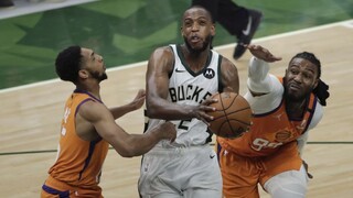 NBA: Basketbalisti Milwaukee vyrovnali stav série, porazili Phoenix