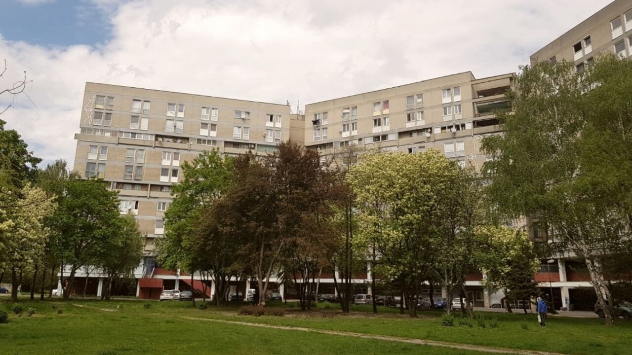 Policajti zasiahli proti drogovým dílerom. Našli heroín a metamfetamín