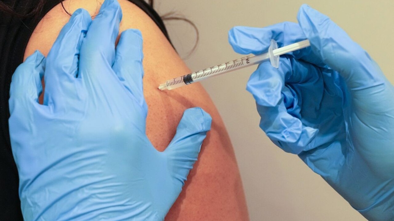 Dôjde u nás k povinnému očkovaniu? Naď je za vakcináciu vybraných skupín obyvateľstva