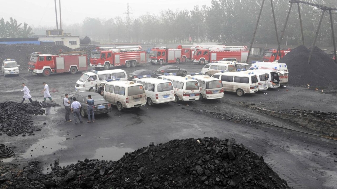 V zatopenom tuneli uviazlo 14 robotníkov, Čína rozbehla veľkú záchrannú akciu