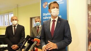 Ďalšia vlna prichádza, hovorí premiér. O tom, aká bude, rozhodnú ľudia