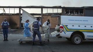 Pri nepokojoch v Juhoafrickej republike zahynulo vyše 200 ľudí. Prezident tvrdí, že boli vyprovokované