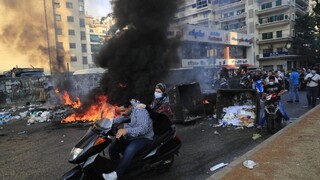 Protesty v Libanone si vyžiadali viac ako 20 zranených. Sú medzi nimi aj vojaci
