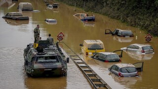 Počet obetí záplav narastá, záchranárom sa ešte nepodarilo prehľadať všetko