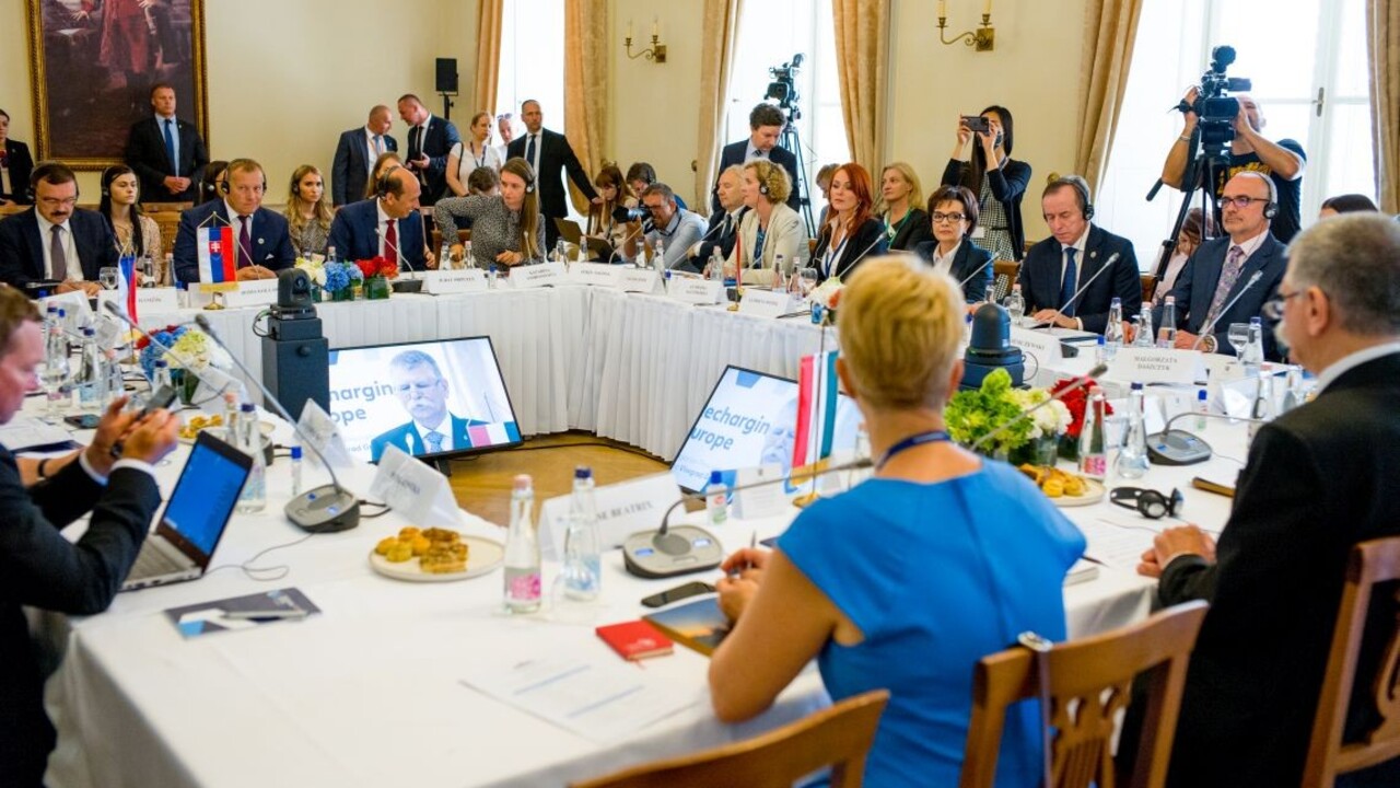 Krajiny V4 pomôžu Litve s náporom migrantov z Bieloruska, uviedol maďarský minister