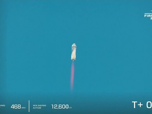 TA3 sledovala historický moment, do vesmíru letel najbohatší muž planéty