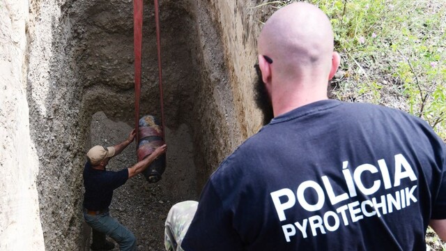 Zneškodnenie bomby v areáli ministerstva vnútra pri bratislavských Rusovciach