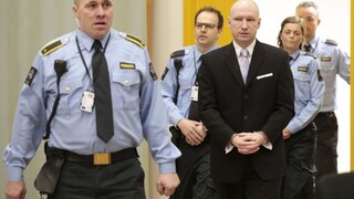 Zabil 77 ľudí. Od Breivikovho útoku v Nórsku uplynulo desať rokov