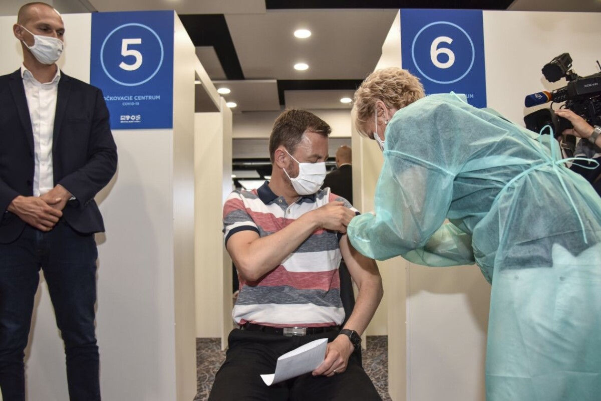 Premiér po očkovaní