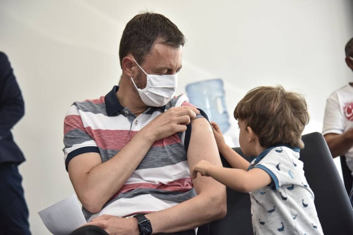 Premiér po očkovaní