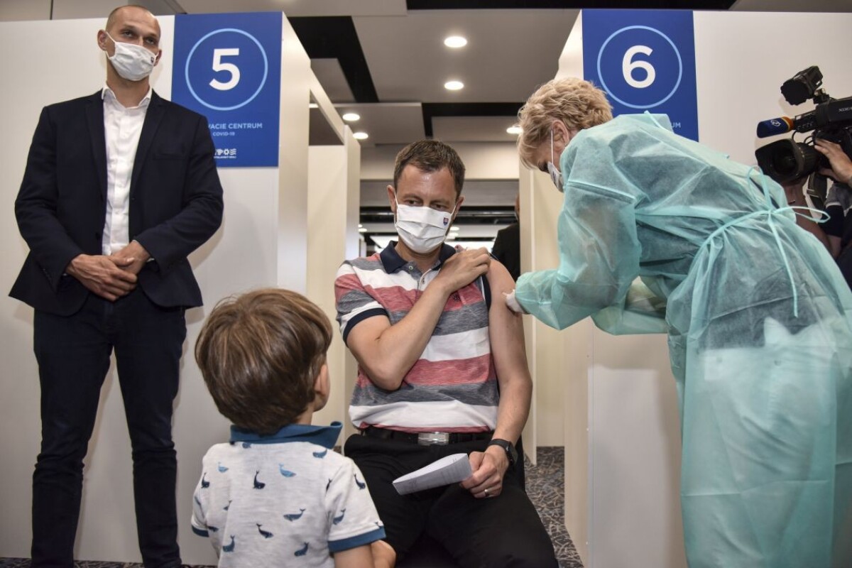 Premiér po očkovaní