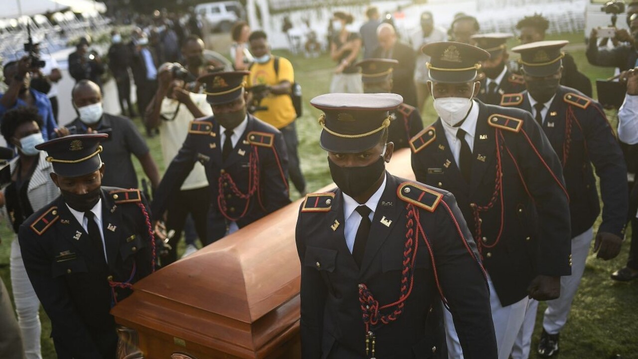 Obyvatelia Haiti sa rozlúčili so zavraždeným prezidentom. Pohreb sprevádzali násilnosti