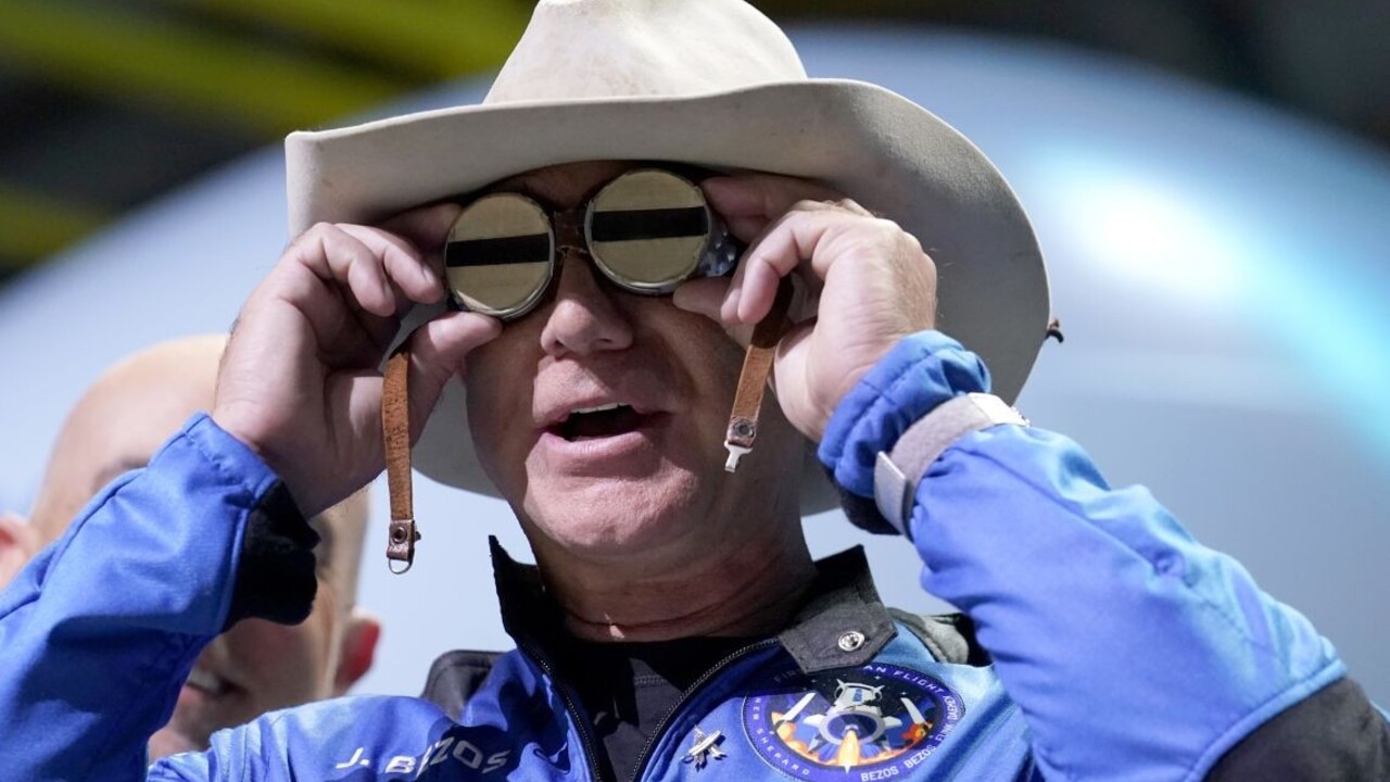 Bransonovi ani Bezosovi neprislúcha titul astronaut, tvrdia americké úrady