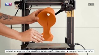 Kompostovateľná 3D tlačená lampa vyrobená z pomarančových šupiek dokáže po použití zhniť