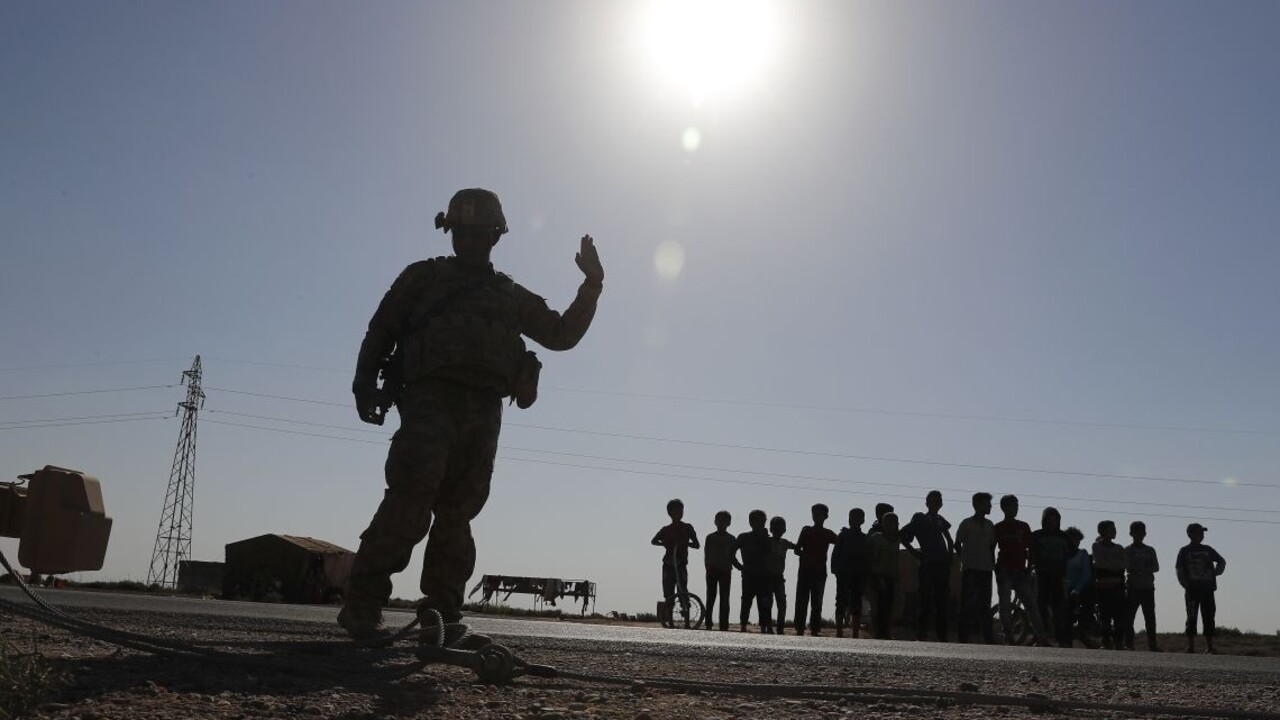 Pentagón posiela na Blízky východ elitných výsadkárov. Tisíce vojakov majú posilniť kapacity pre vojenské operácie