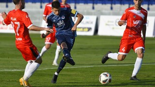 Liptovský Mikuláš odohral prvý zápas v najvyššej lige, Slovan ho však porazil rozdielom triedy