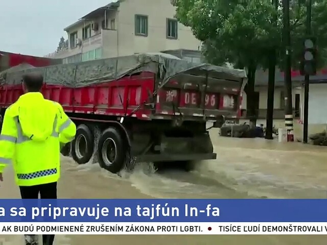 Čína sa pripravuje už na šiesty tohtoročný tajfún, zavreli obchody i letiská