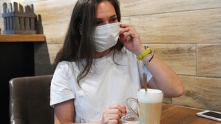 Český najvyšší súd zrušil povinnosť nosiť respirátory v interiéroch