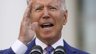 Bidenova vláda zvažuje povinné očkovanie. Týkať by sa malo zamestnancov federálnych úradov