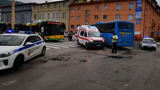 Tragická nehoda. Dôchodkyňa neprežila zrážku s autobusom