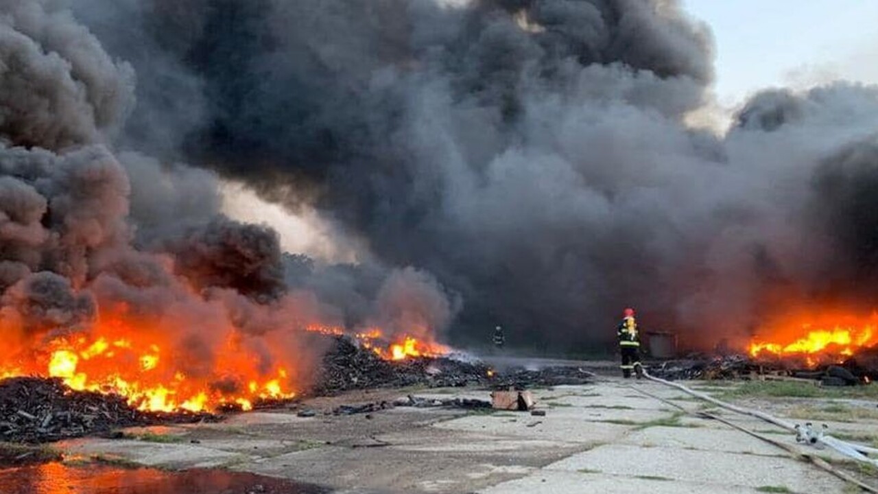 Požiar v chemičke na juhu Ruska si vyžiadal jednu obeť. Stav šiestich ľudí je kritický