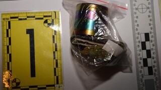 S drogami mala obchodovať len 19-ročná žena. Hrozí jej väzba