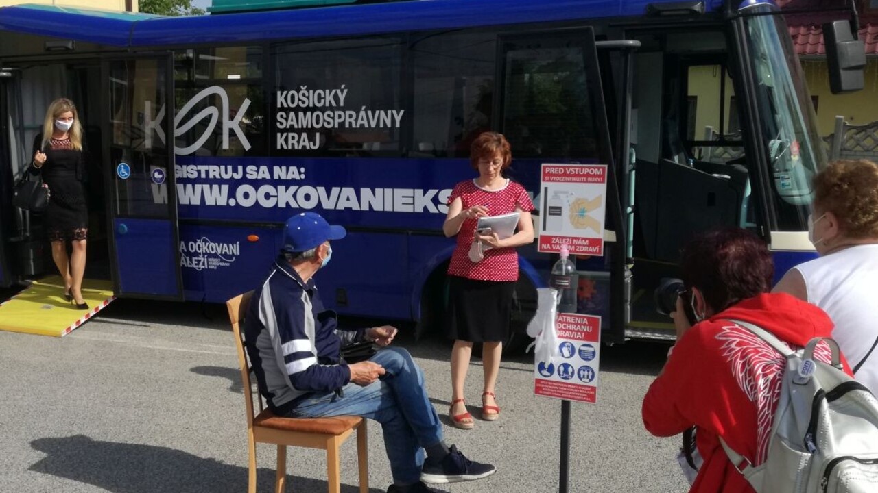 Východ rozširuje možnosti očkovania. Vakcínu ponúknu aj pri autobusových staniciach