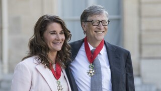 Bill a Melinda Gatesovci sú po 27 rokoch oficiálne rozvedení