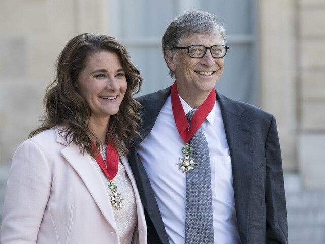 Bill a Melinda Gatesovci sú po 27 rokoch oficiálne rozvedení