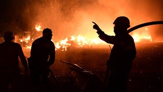 Grécko bojuje s mohutným požiarom. Tisíce ľudí museli evakuovať