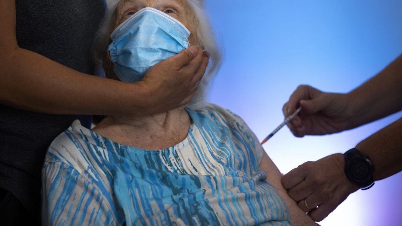 Bez registrácie sa očkuje v Poprade aj v Prešove, potrebný je len občiansky a zdravotný preukaz