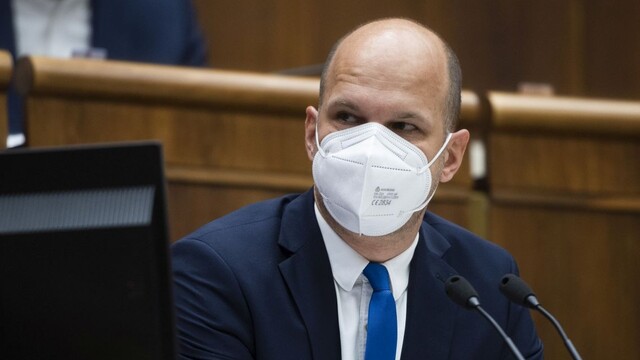 Útok na umelca ich pobúril. Slobodu prejavu treba brániť, zdôrazňujú koaliční politici