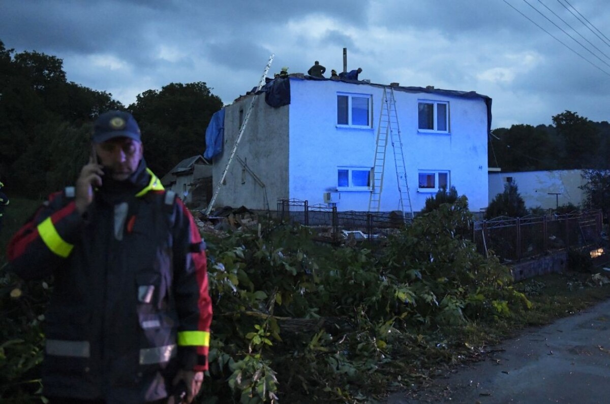 Obcou Petkovce sa prehnalo tornádo