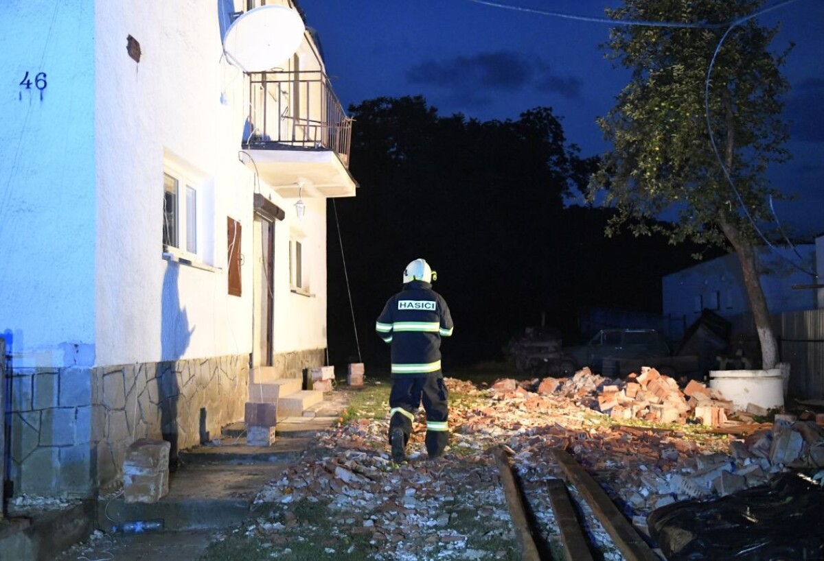 Obcou Petkovce sa prehnalo tornádo