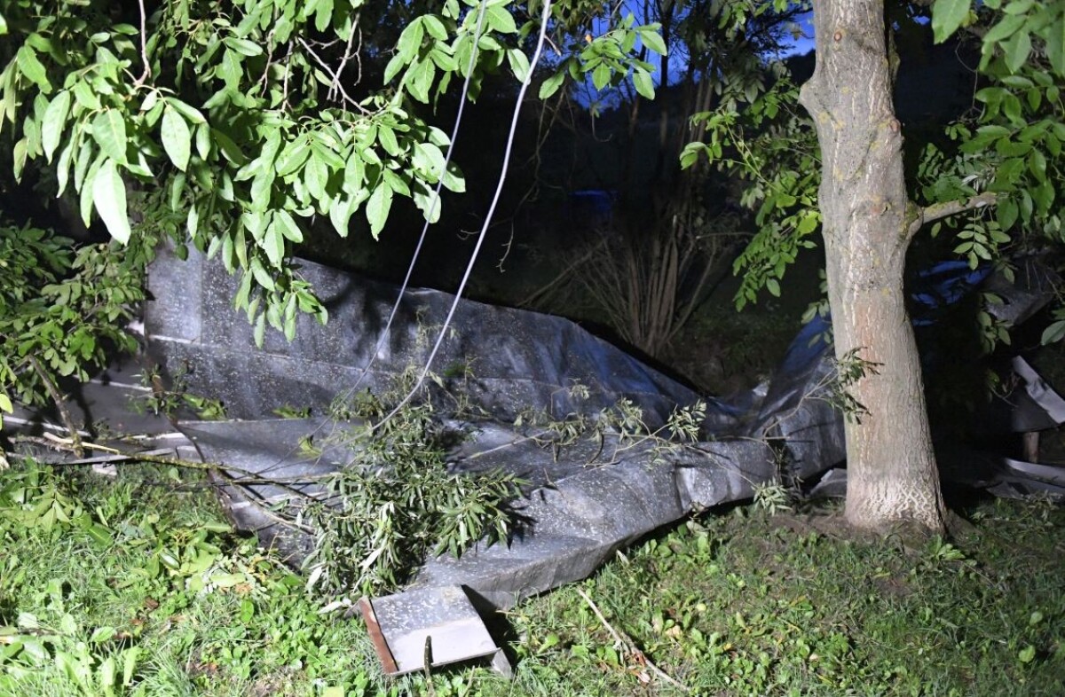 Obcou Petkovce sa prehnalo tornádo