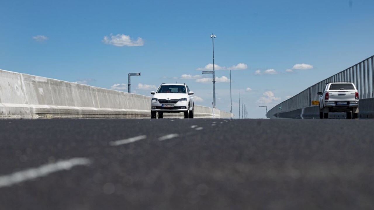 Výstavbu obchvatu nezastavili úplne, jeho prvá časť má podľa ministra stavebné povolenie