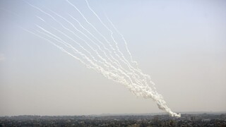 Izrael podnikol v Gaze sériu náletov. Išlo o odplatu za zápalné balóny