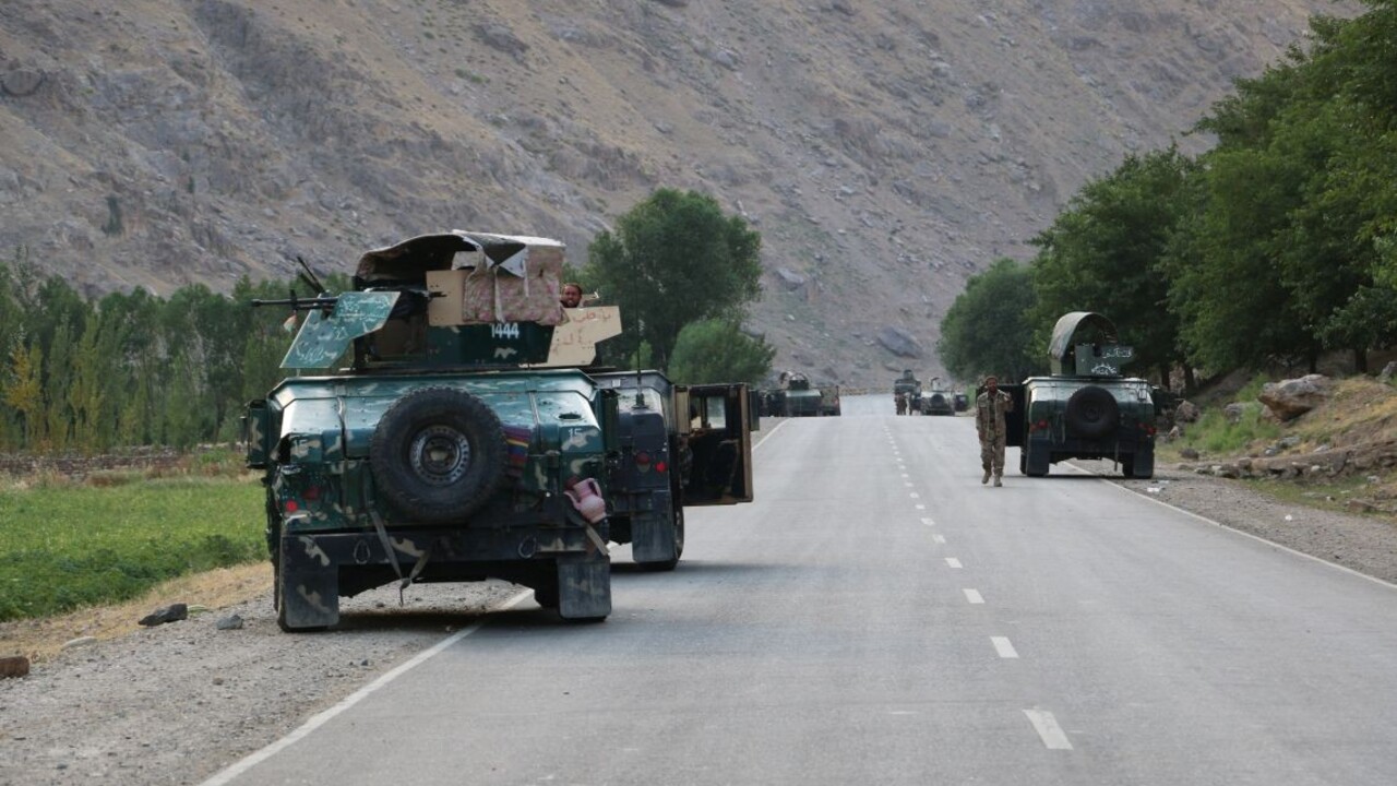 Taliban ovládol ďalšiu provinčnú metropolu. Za jediný deň už tretiu
