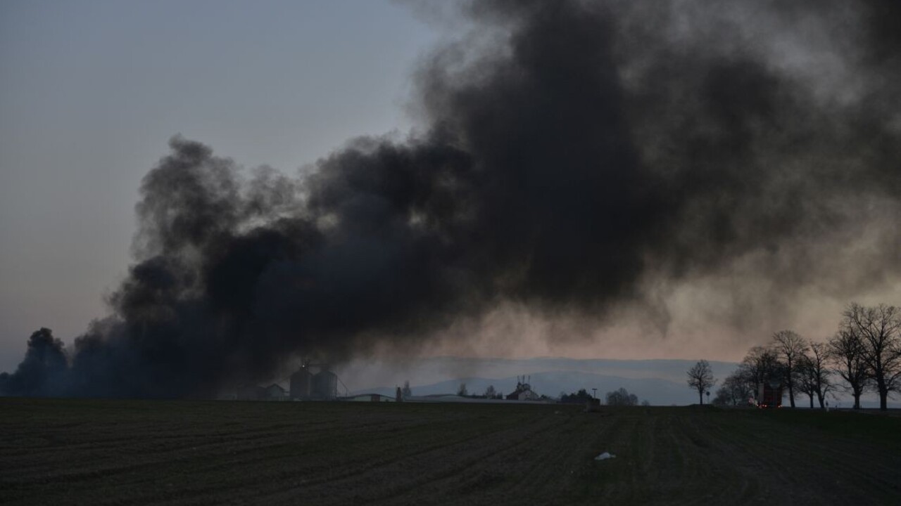 Srbskú metropolu zahalil dym. Horieť začala skládka odpadu